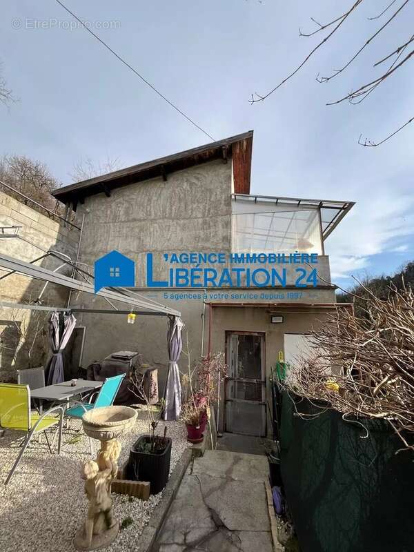 Maison à CHATEAUNEUF