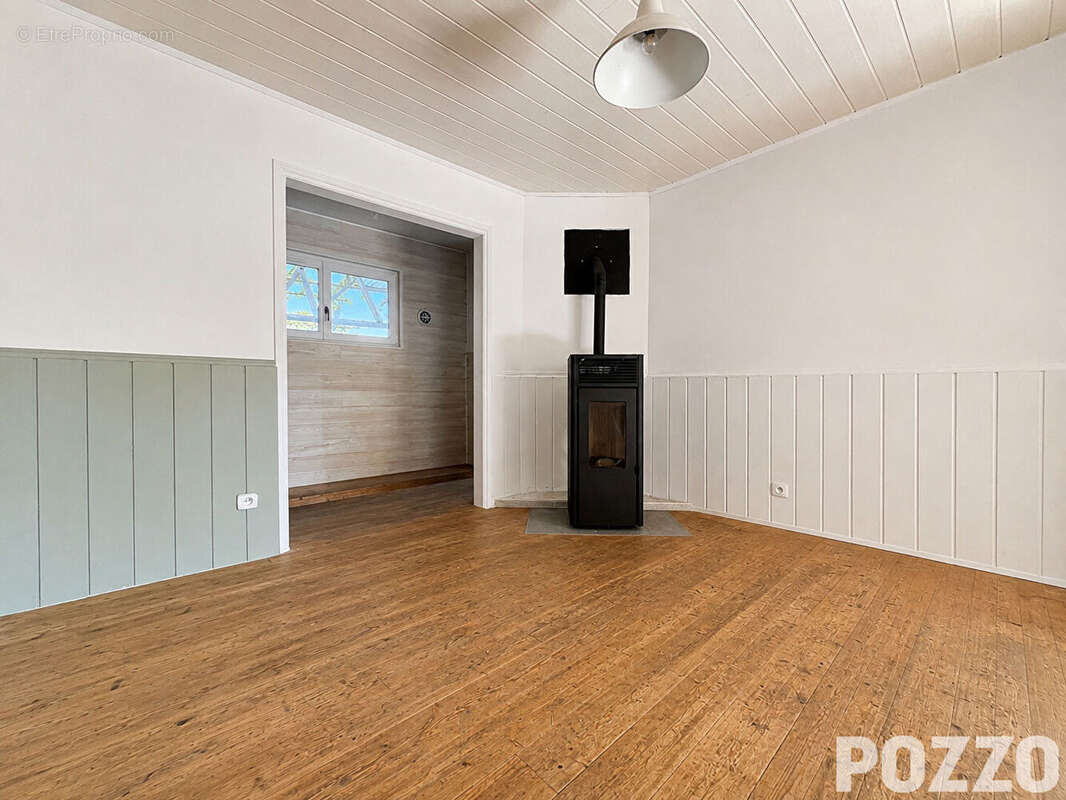 EXCLUSIVITÉ : Coutances Centre Ville, vie de plain pied, 4ch, 123m2, 881m2 de terrain, beaux volumes et belles prestations. - photo 5