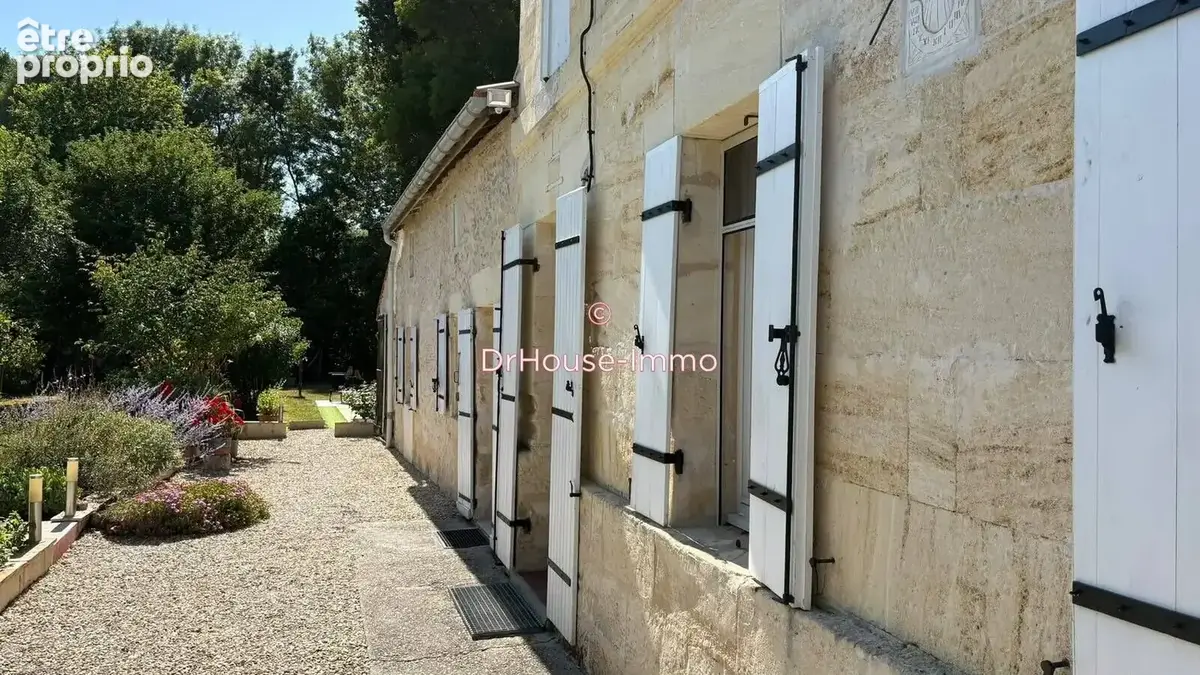 Maison 5 pièces 138 m² à vendre à Laruscade (33620) - photo 2