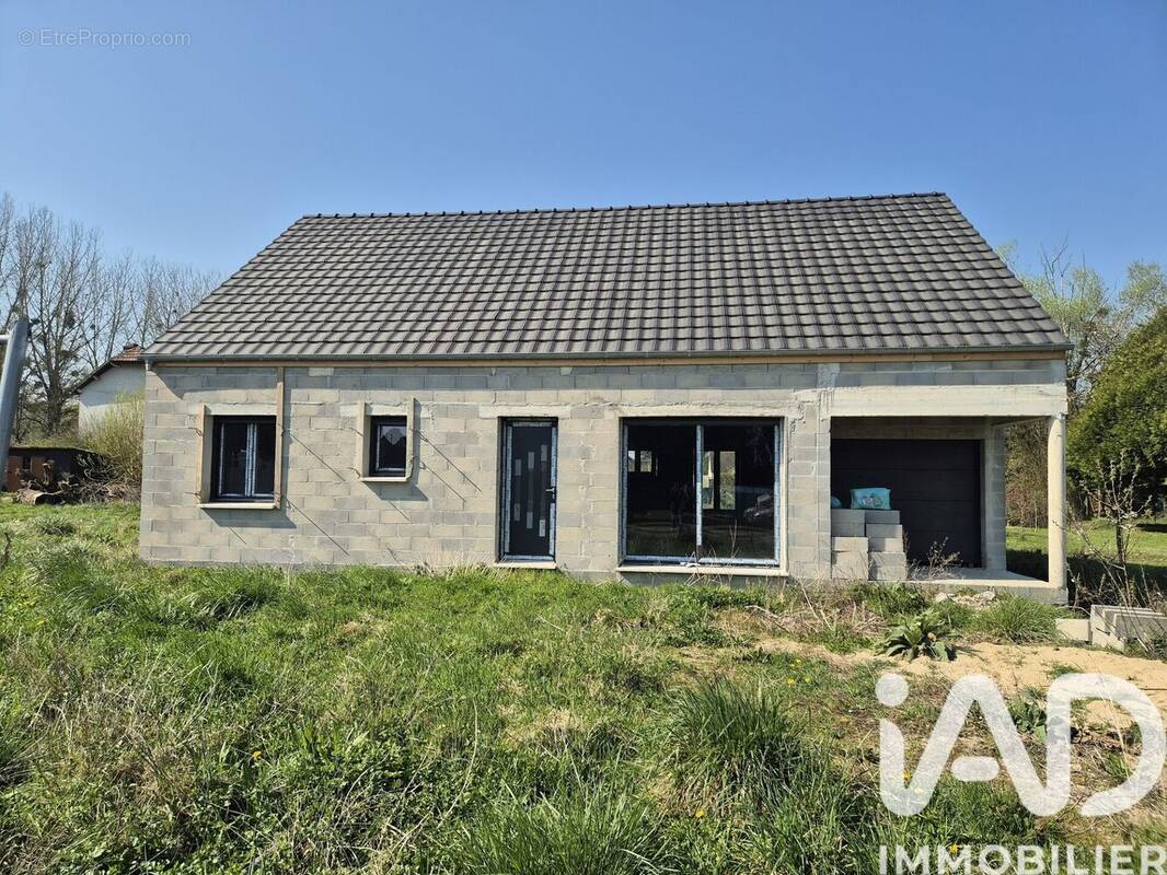 Photo 1 - Maison à BRIENON-SUR-ARMANCON
