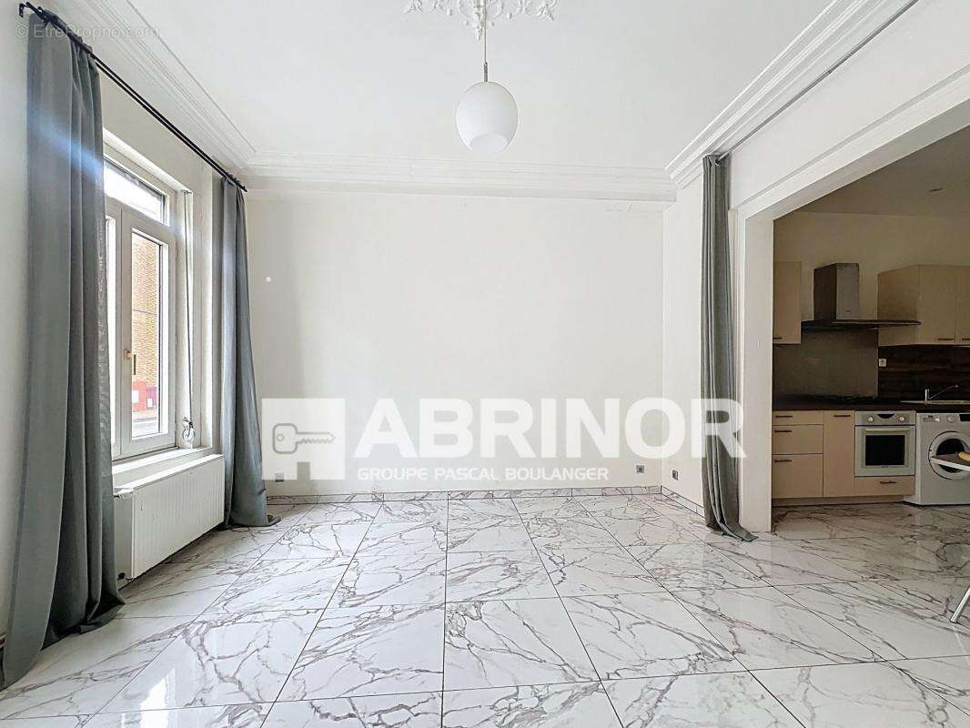 Maison 2 chambres + bureau avec extérieur proche gares - LILLE - photo 2