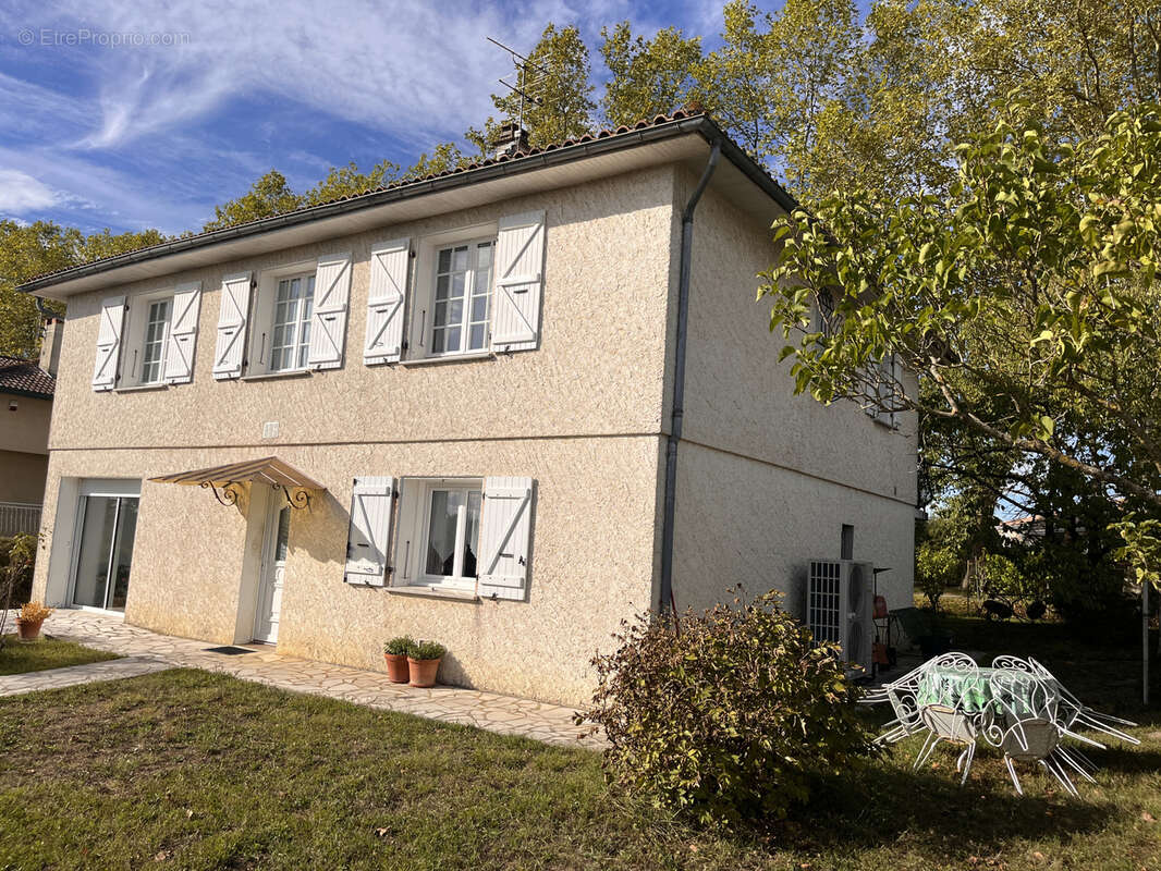 Maison à MAUVEZIN