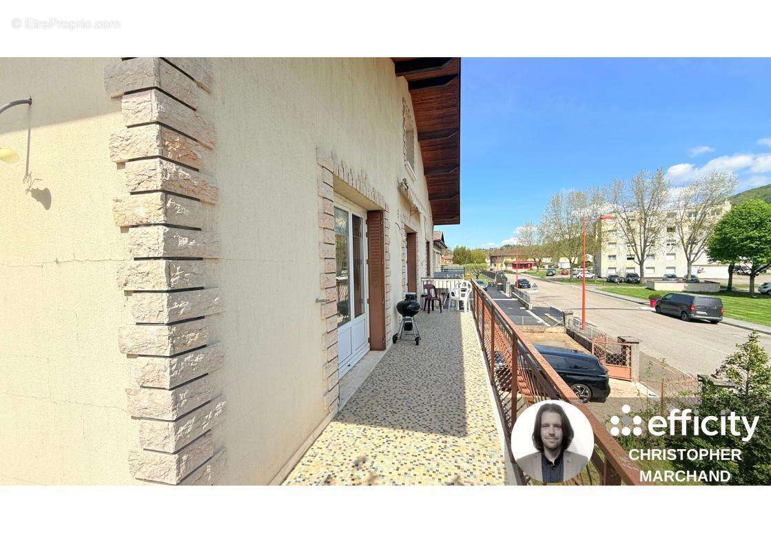 Maison à MONTREAL-LA-CLUSE