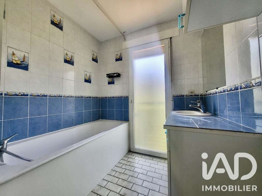 Appartement 69 m² à Saint-Etienne  - photo 7