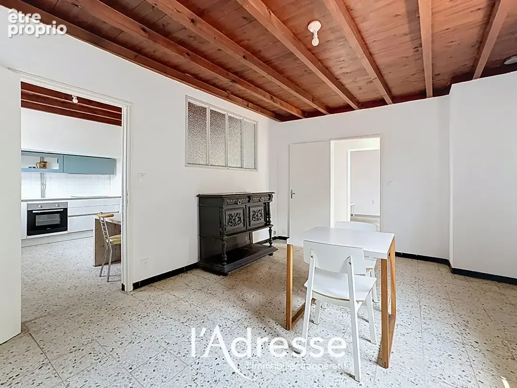 Exclusivité l'Adresse Immobilier - THIL - Maison coeur de village T3 -70 m2 Plain pied + parcelle de 322 m2 + beau garage - photo 3