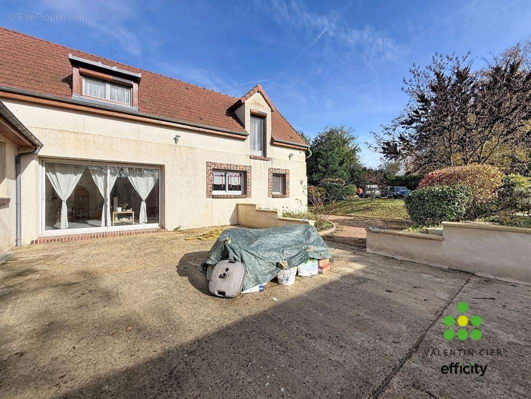 Maison à CHATEAUNEUF-EN-THYMERAIS