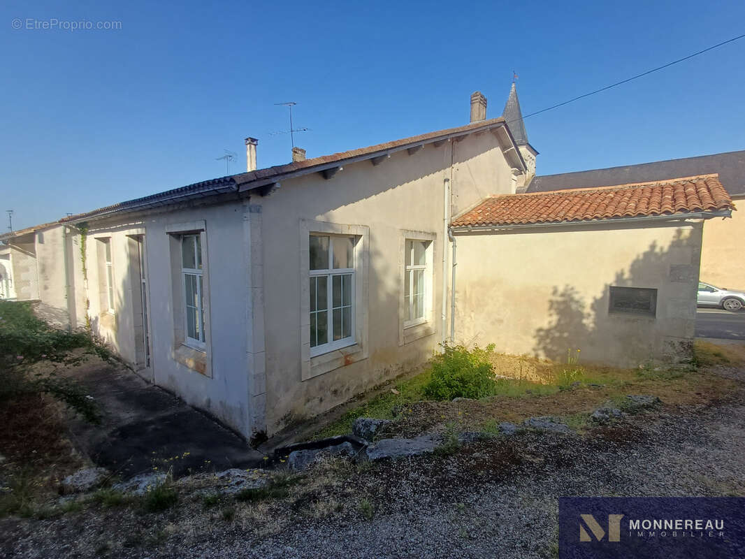 Maison de bourg a rehabiliter - photo 2