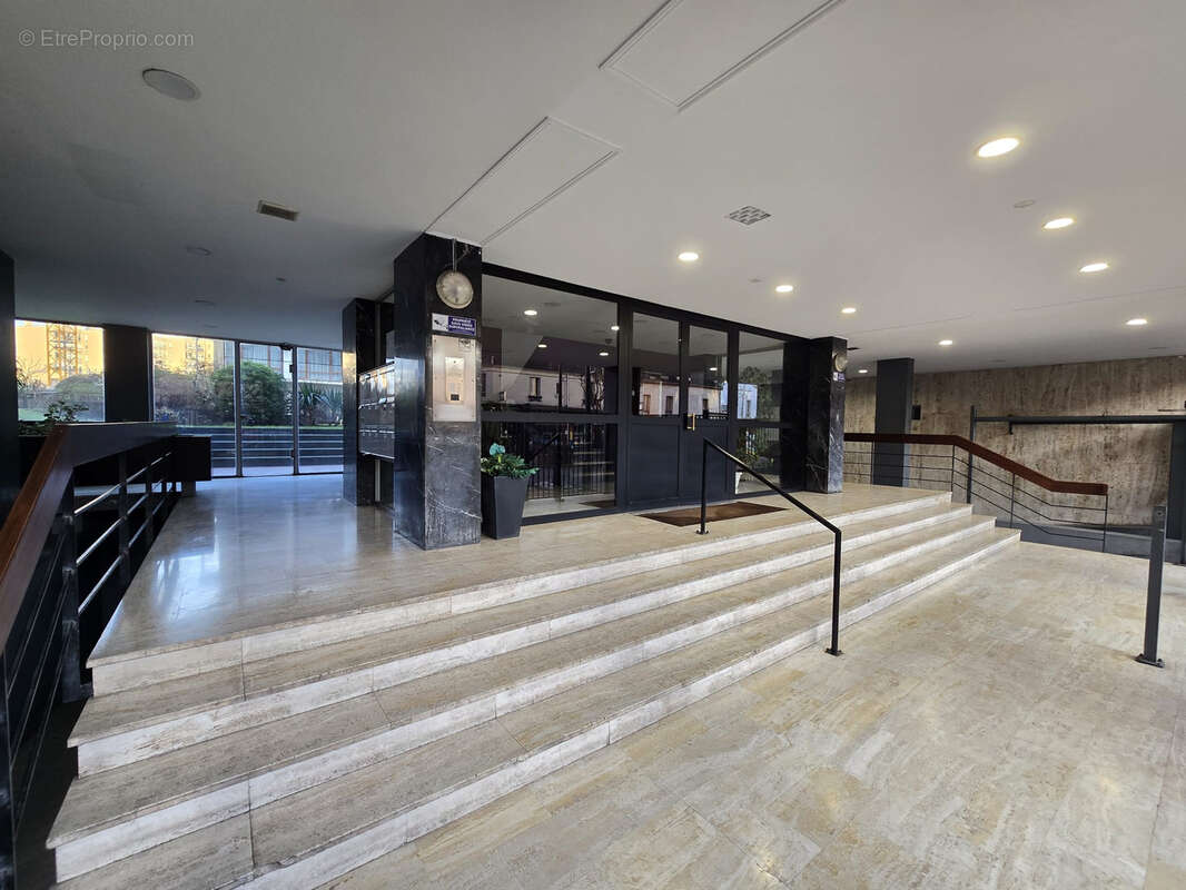 Appartement à LES PAVILLONS-SOUS-BOIS