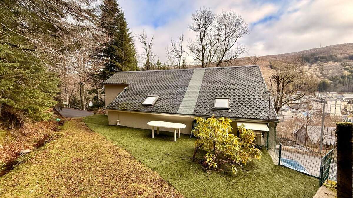 Maison de caractère à fort potentiel Mont Dore 9 pièce(s) 224 m2 - photo 4