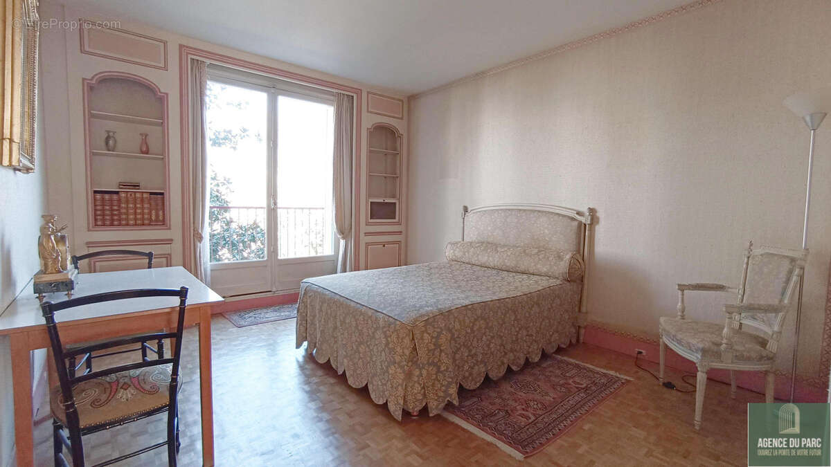 Appartement à VILLE-D'AVRAY