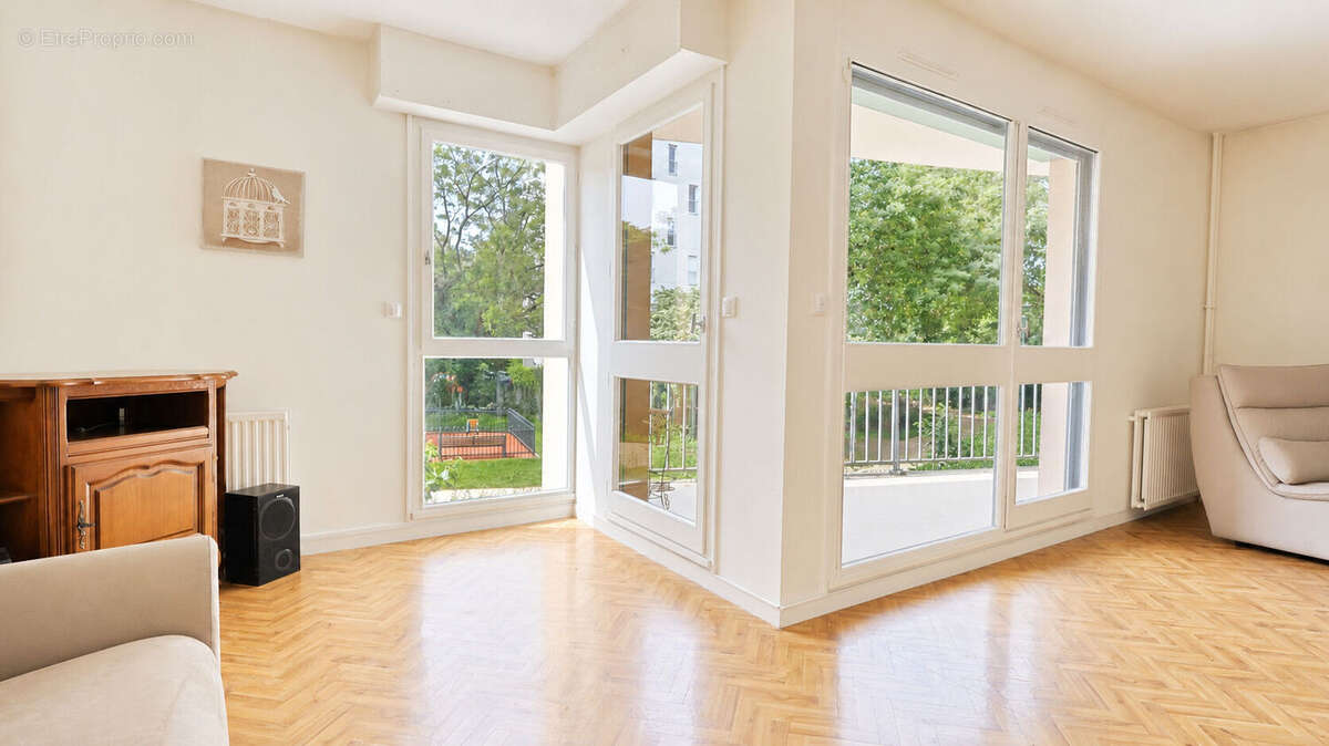 Appartement Rennes T5 - 88 m2 - Terrasse - cave et place de parking privative - photo 2