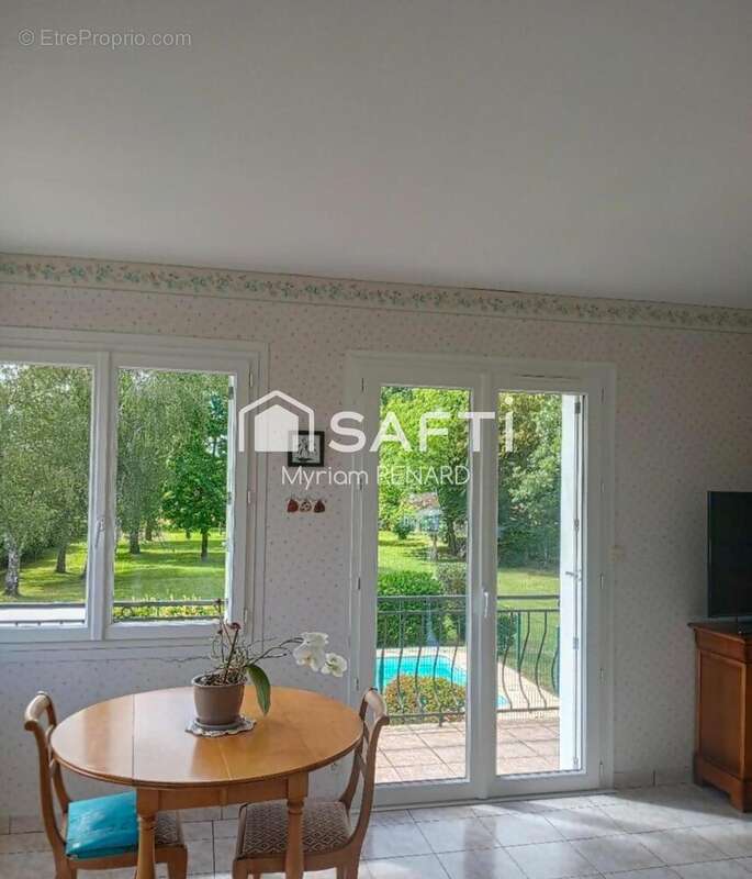Maison 218 m² à Fontcouverte  - photo 6