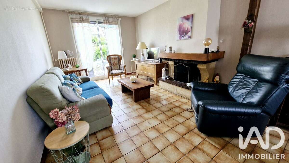 Maison 104 m² à Luce  - photo 4