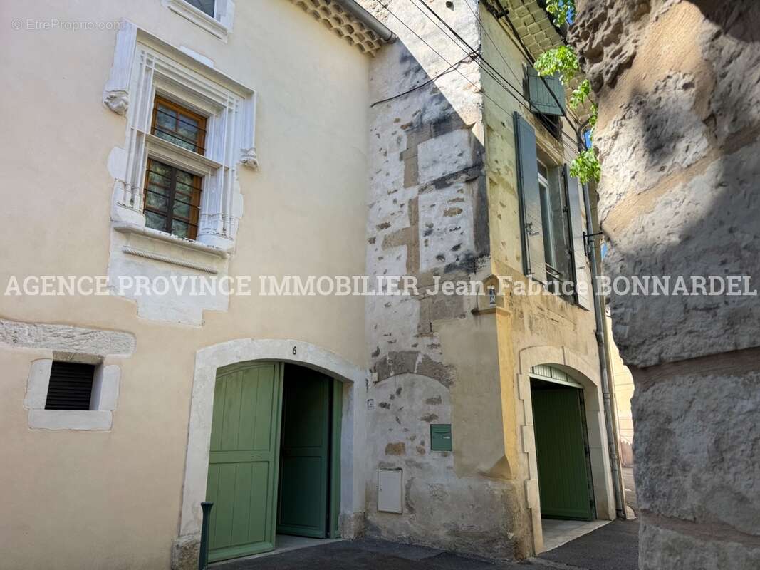 Maison à BOLLENE