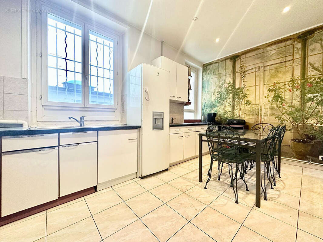 Appartement à PARIS-19E