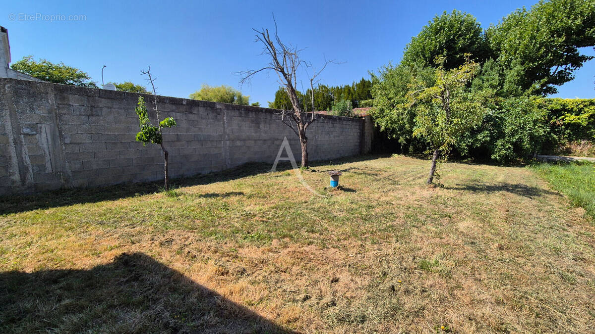 Terrain à ROCHEFORT