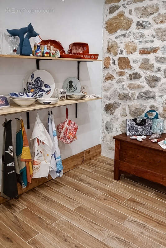 Commerce à SANARY-SUR-MER