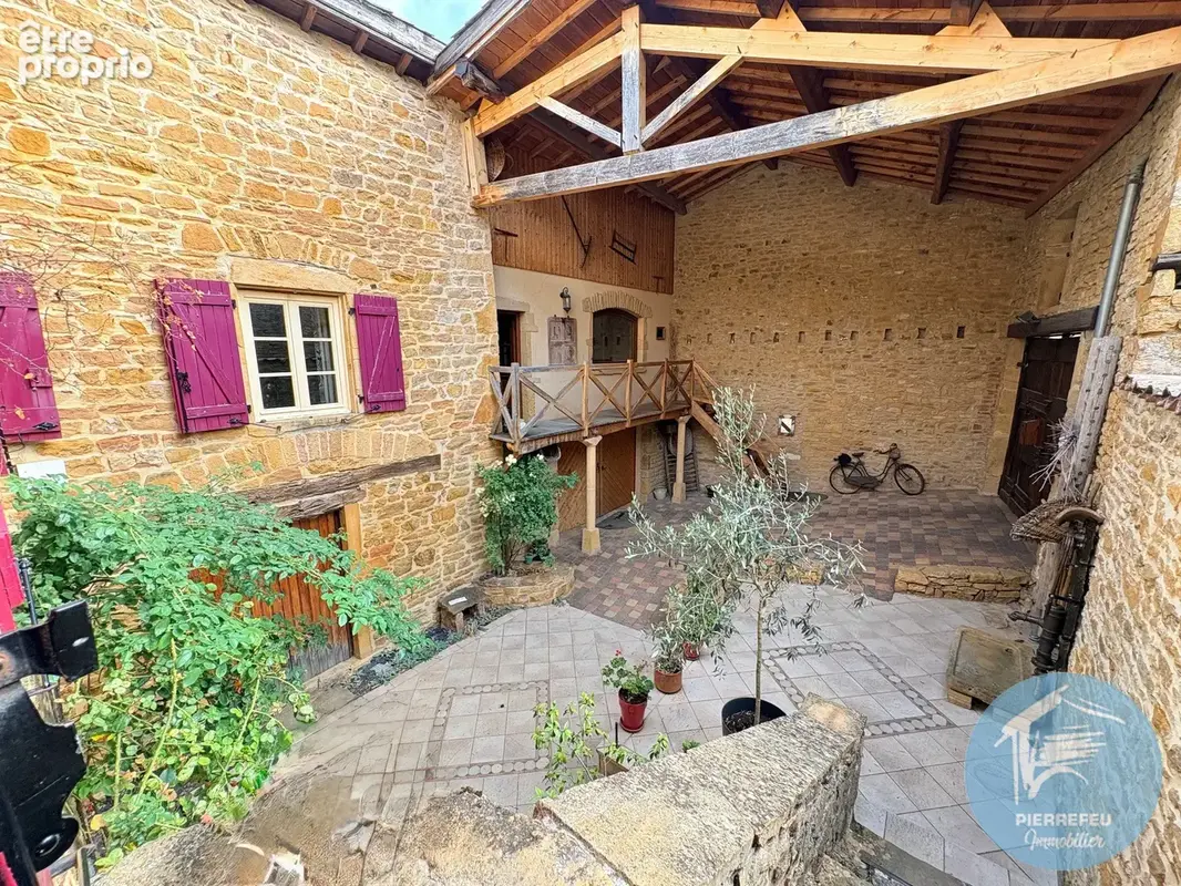 Maison de village + cour, jardin et garage - photo 2