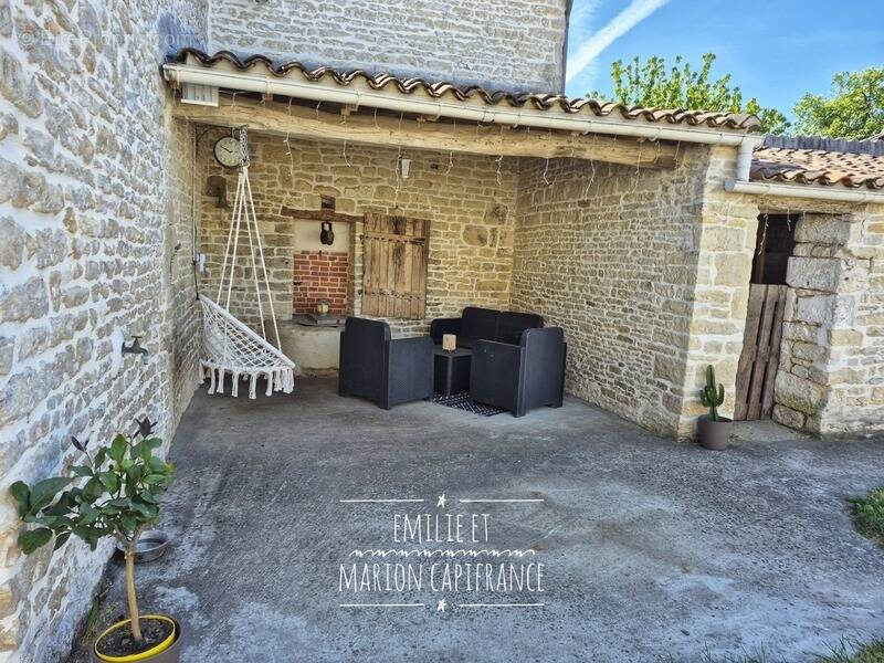 Maison à MAUZE-SUR-LE-MIGNON