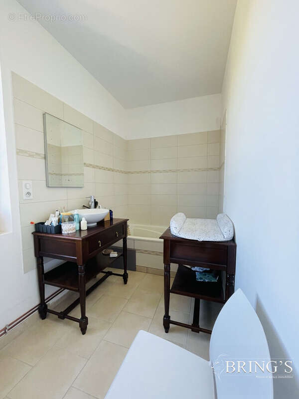 Maison à VILLAINES-LA-CARELLE