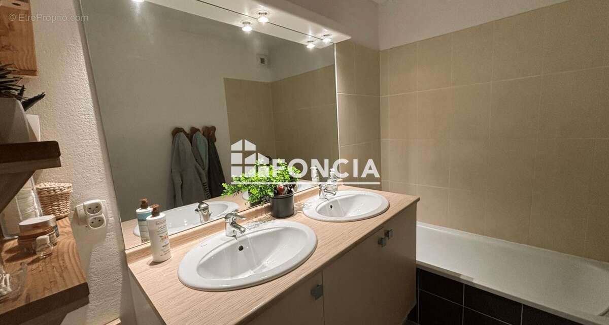 Appartement à LUNEL