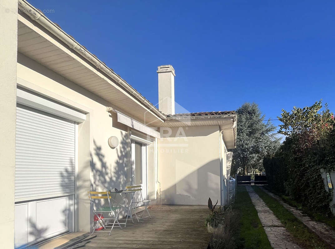 Maison à PINEUILH