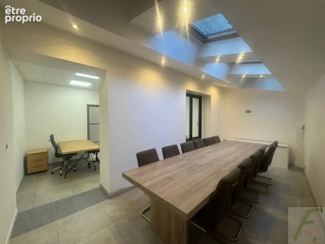 AIX-LES-BAINS CENTRE  Local commercial / professionnel entièrement rénové 73 m² - photo 5