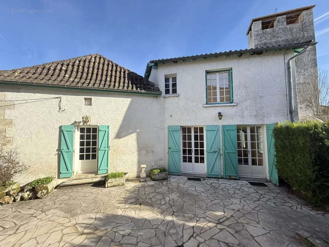 Maison à TOCANE-SAINT-APRE