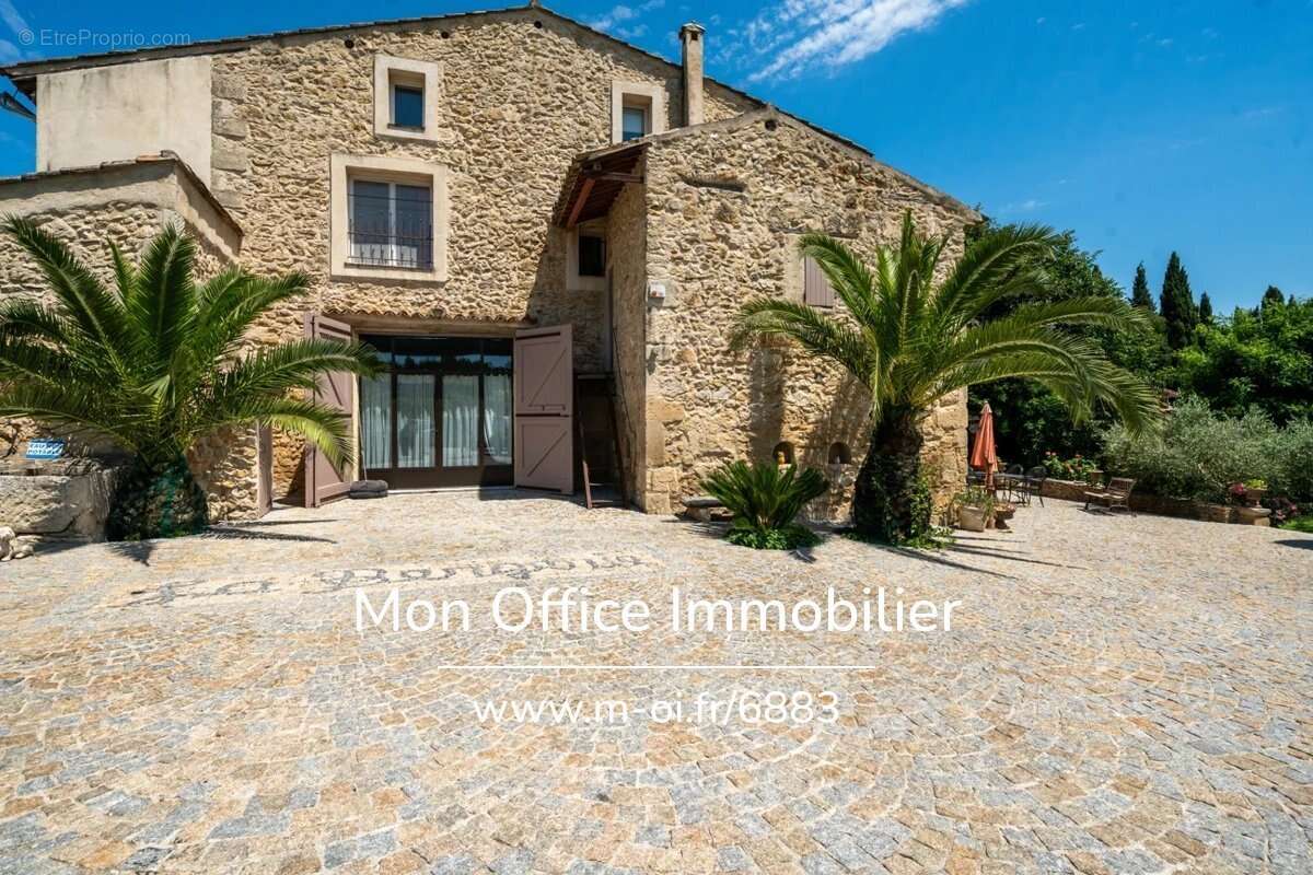 Maison à VERNEGUES