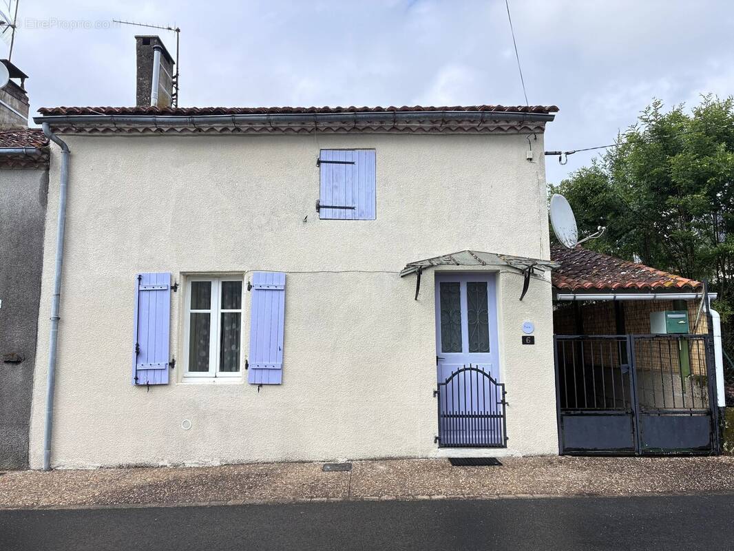 Appartement à MILLAC