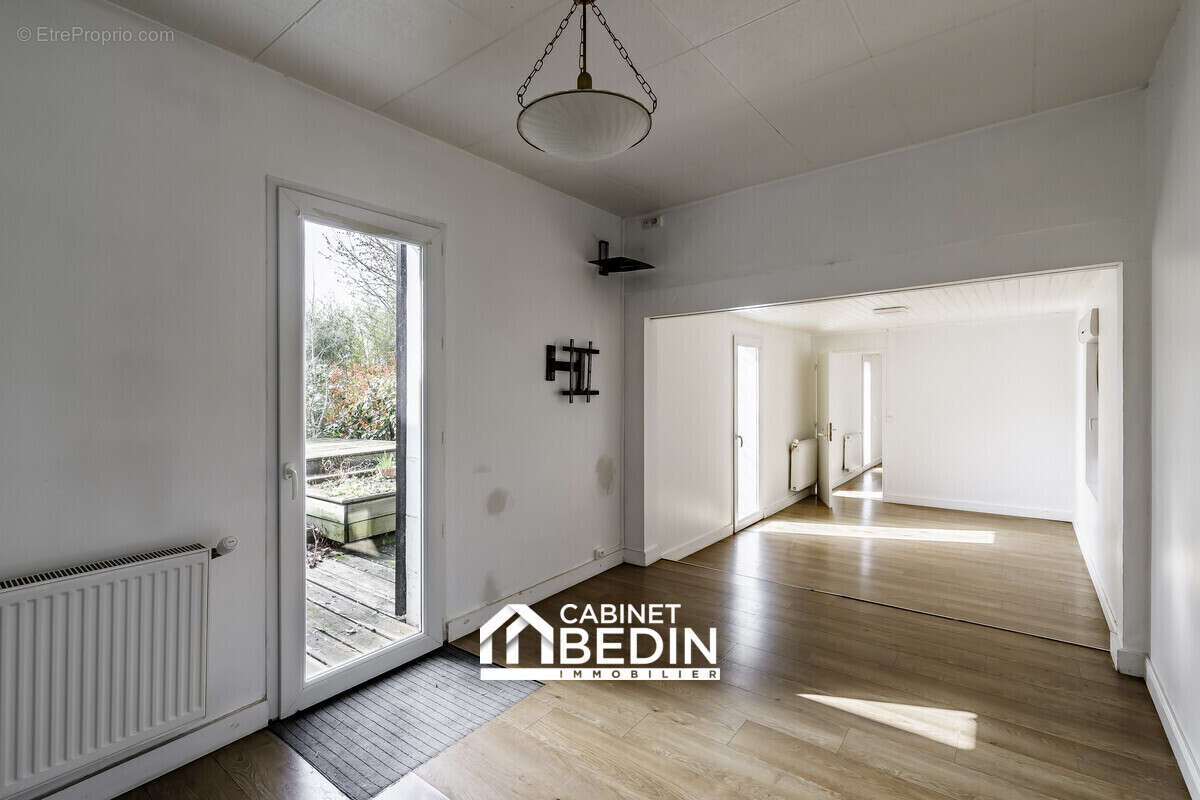 Maison 176 m² à Coutras  - photo 7