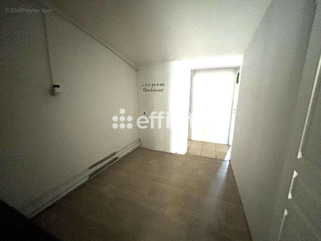 Appartement à SAUZE-VAUSSAIS