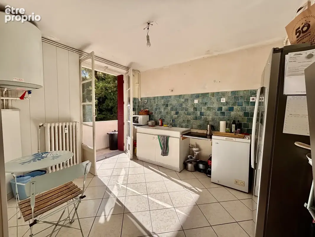 Chambéry Appartement T2 de 39 m2 à rénover avec cave et garage - photo 1