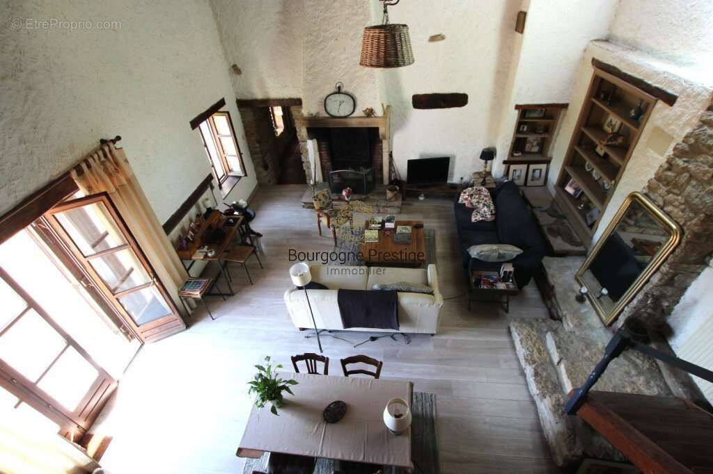 Maison de caractere 231 m² avec piscine, dependances et plus d'un hectare de terrain a tournus - photo 5