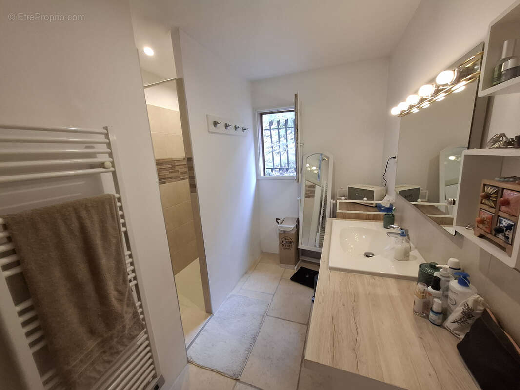 Maison à SAINT-ETIENNE-DU-GRES