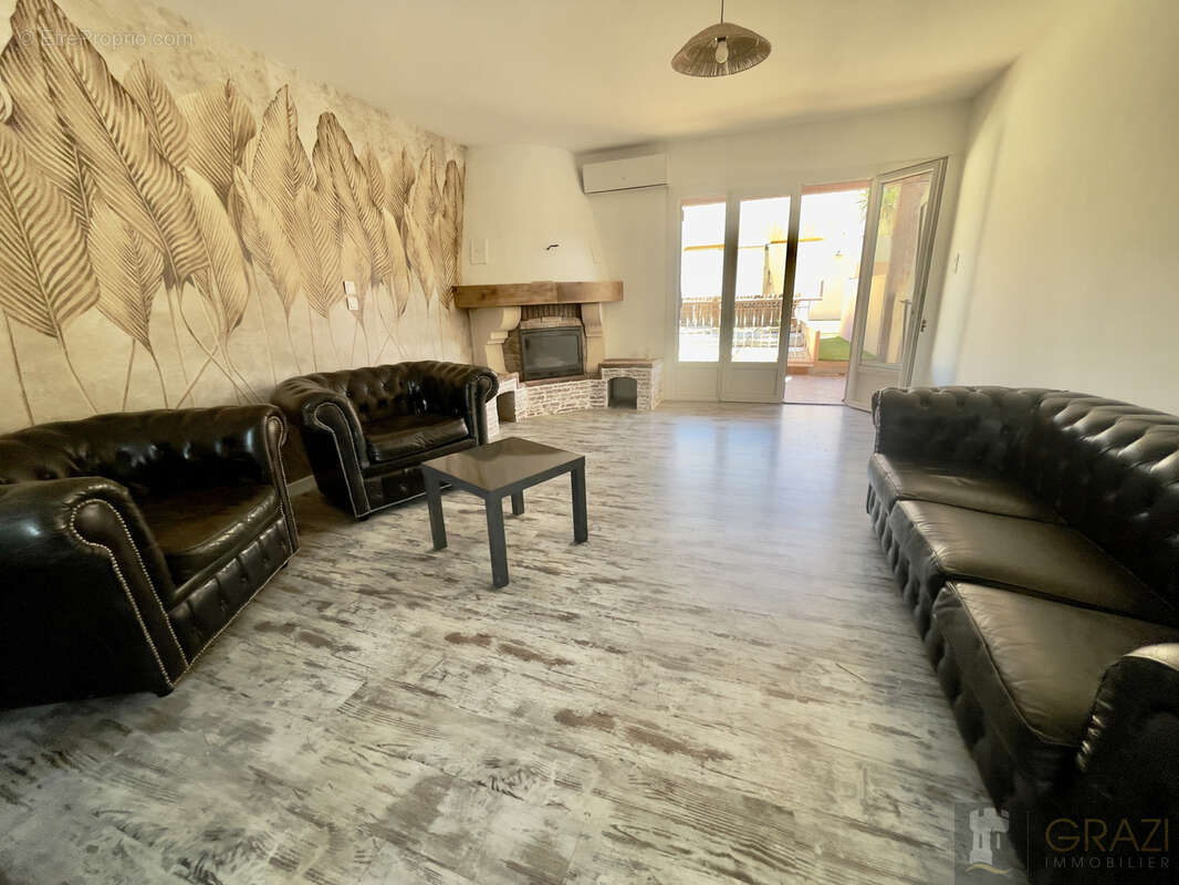 Appartement à SIX-FOURS-LES-PLAGES