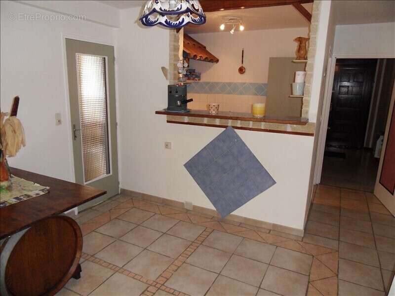 Grande maison familiale avec piscine et appartement - photo 9