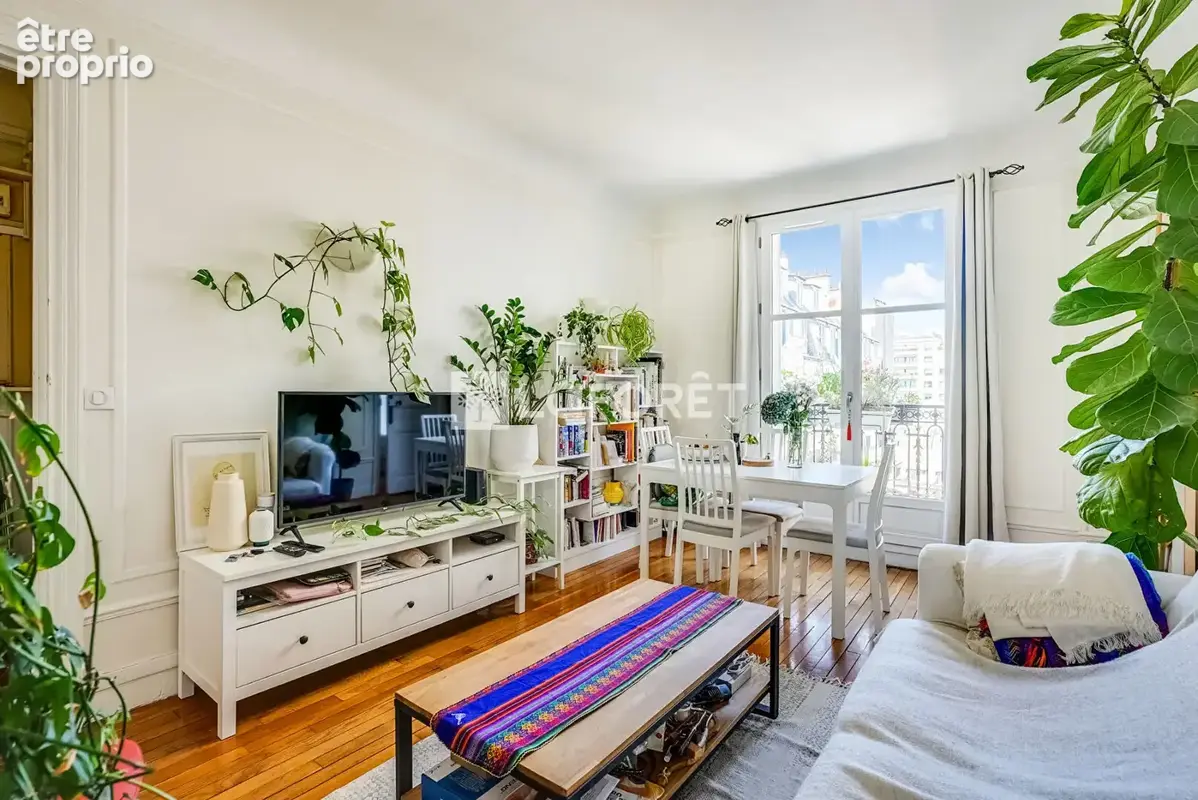 Square La Fontaine / Appartement 2 pièces de 50 m² /Vendu loué - photo 2