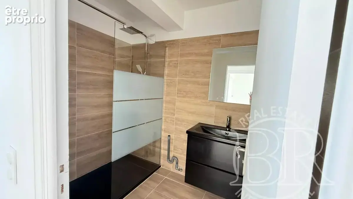 Cannes  a vendre a deux pas de Martinez appartement type 3 avec deux terrasses - photo 7
