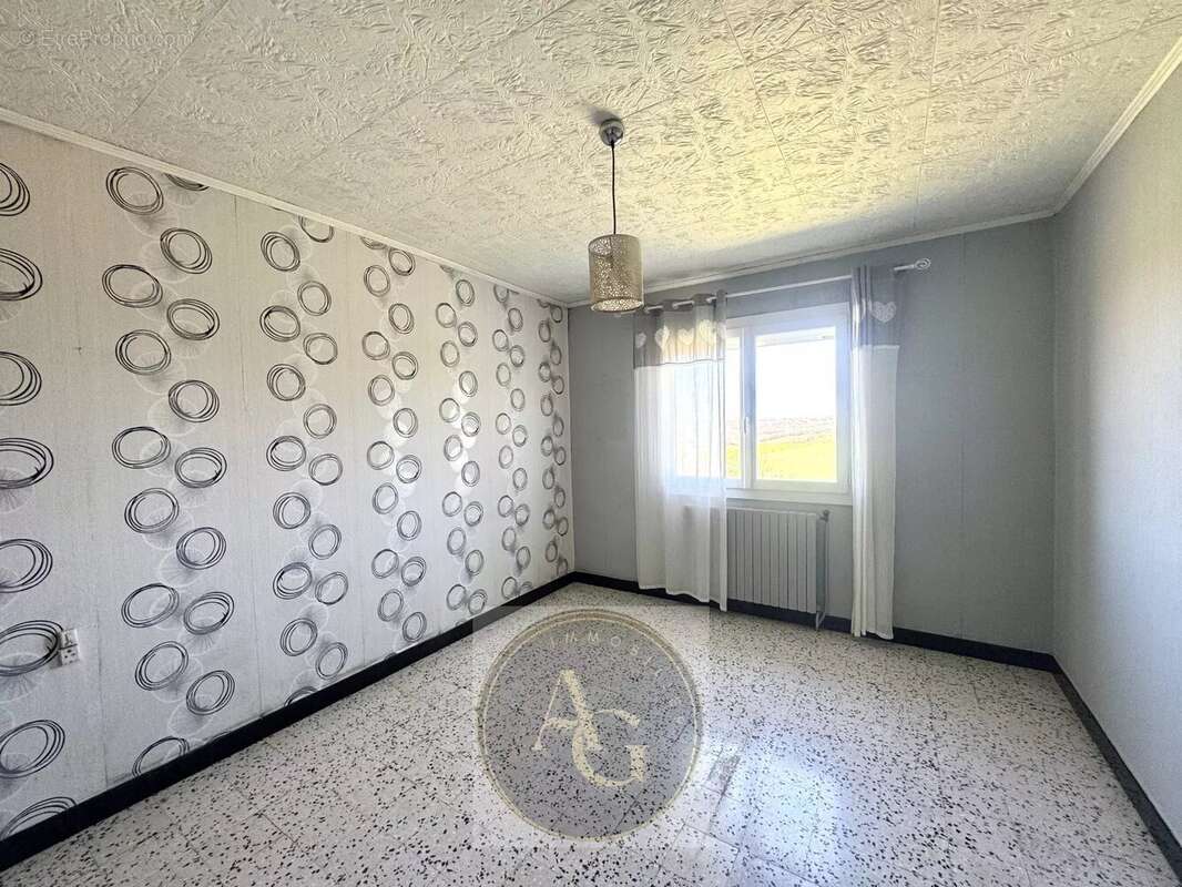 Maison à AURIAC-SUR-VENDINELLE