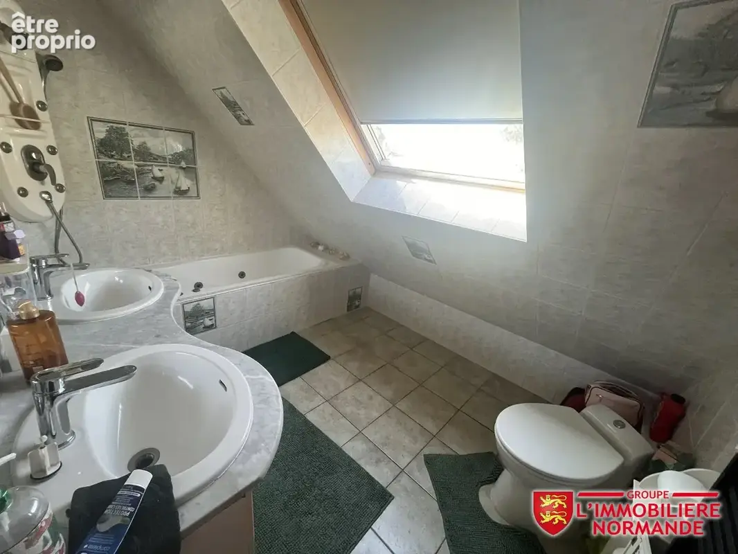 Pavillon traditionnel avec piscine, véranda et dépendances - photo 11
