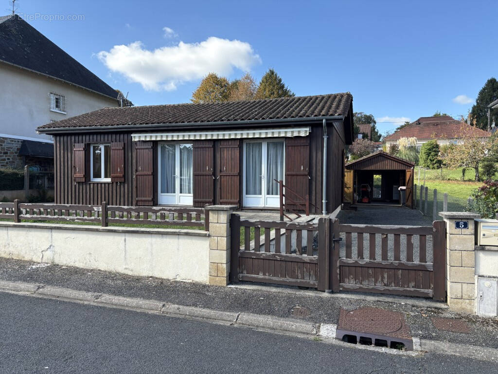 Maison à ARNAC-POMPADOUR