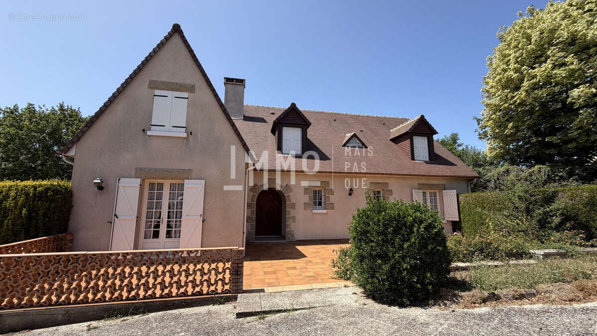 Maison 274 m² à Saint-Calais  - photo 2