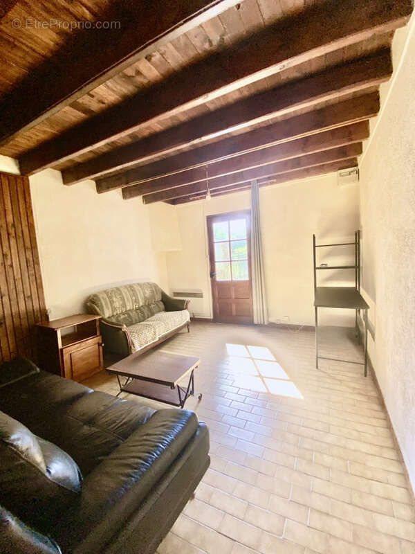 Maison de charme à un fort potentiel d'environ 85 m2 avec 591 m2 de terrain à Ardoix... - photo 5
