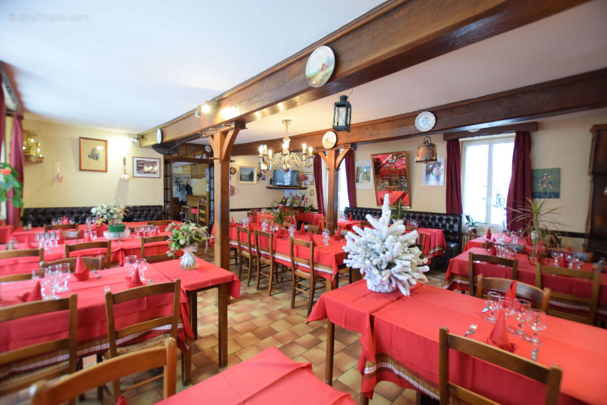 Commerce à DUN-LES-PLACES