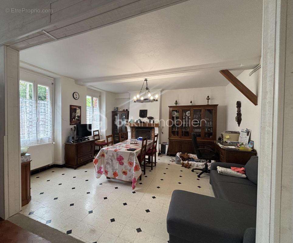 Maison à SAINT-MAURICE-AUX-RICHES-HOMMES