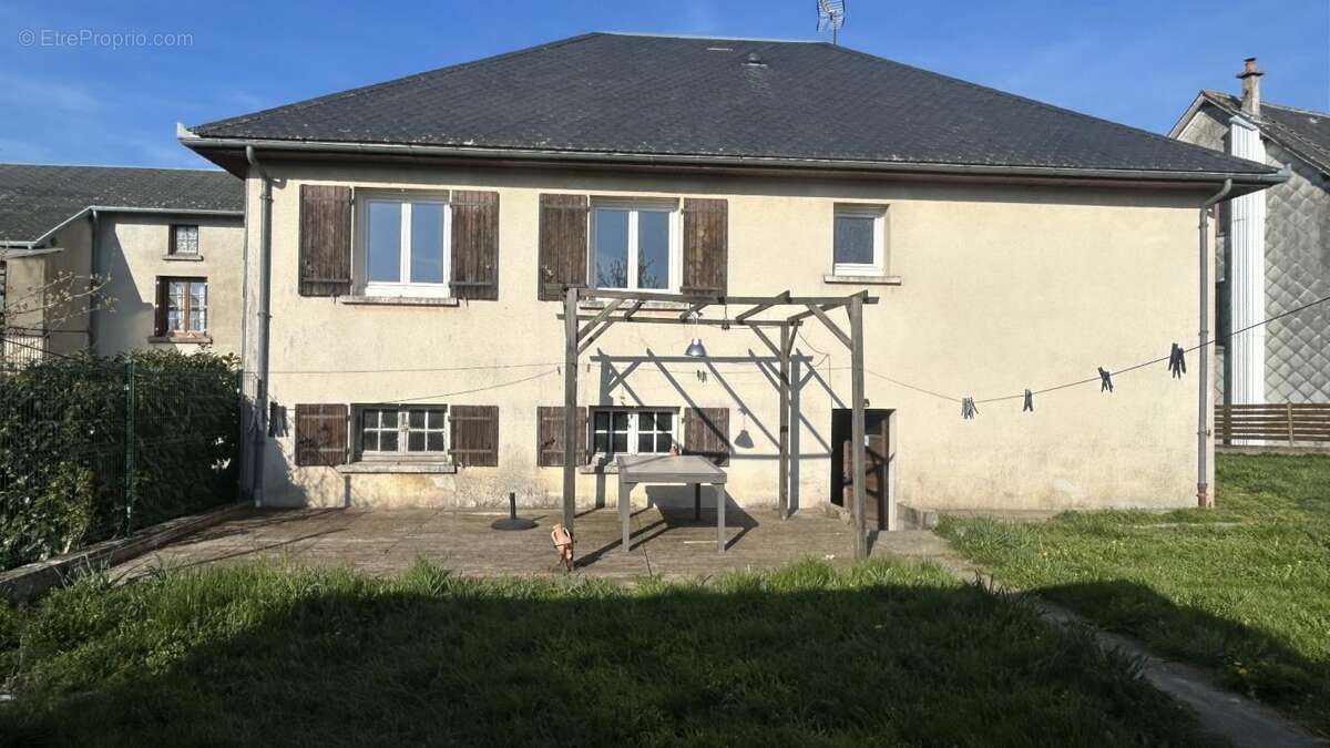 Maison à REQUISTA