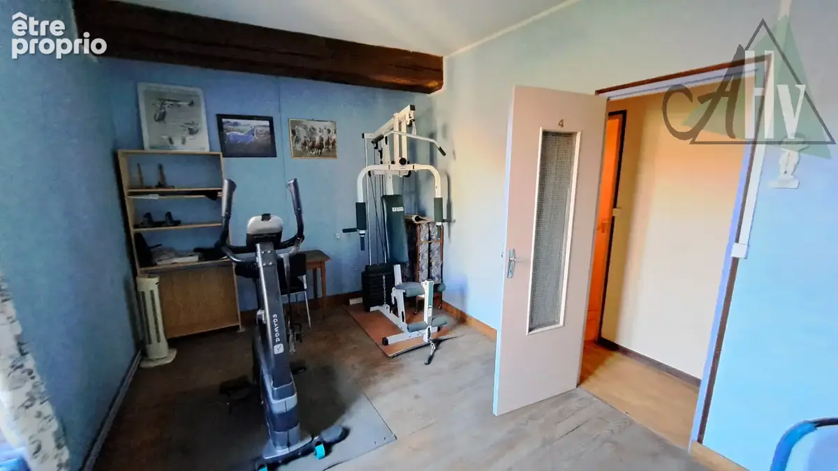 Entre Thorigny sur Oreuse et Villeneuve l'Archevêque - Grande maison de 283 m2 avec 8 chambres, dépendances et - photo 11