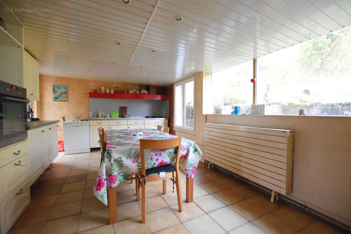 Maison à LES ESSARTS-LE-ROI