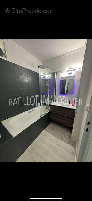 Exclusivité Reims place Luton appartement T 3 avec balcon - photo 7